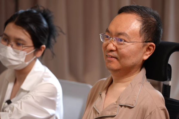 Lettre de Nouvel An de Cai Lei, défenseur des ALS : réflexions honnêtes et espoir de percées video poster