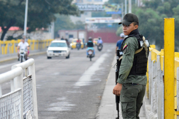 Les législateurs bipartisans critiquent les frappes sur le Venezuela