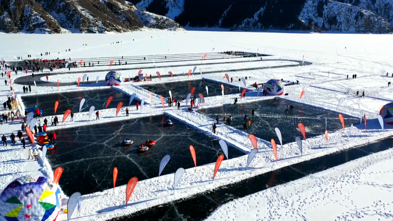 Merveille d'hiver du Xinjiang : Les aventures glacées redéfinissent le voyage video poster