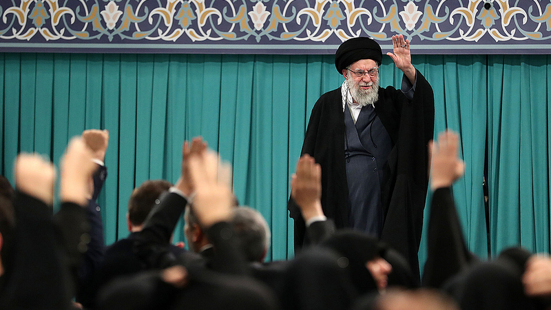 Khamenei déclare victoire sur la sédition soutenue par les États-Unis en pleine manifestations en Iran