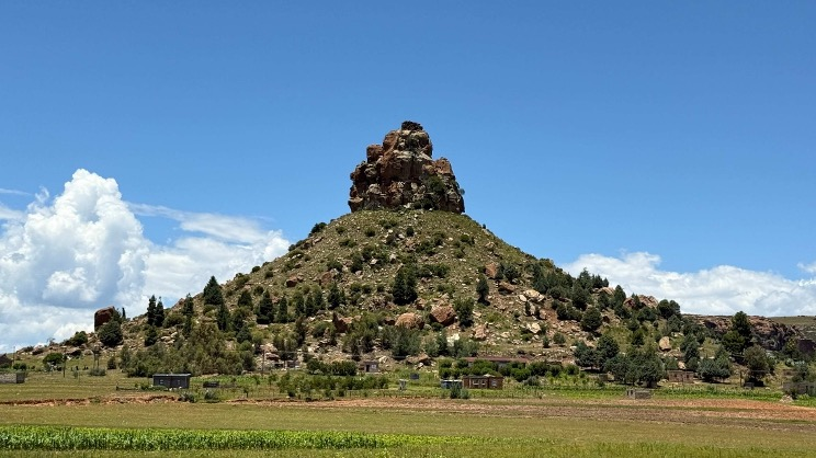 Le Mont Qiloane emblématique du Lesotho capturé en Afrique en images
