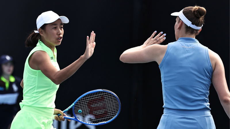 Zhang et Mertens arrivent en deuxième manche à l'Open d'Australie
